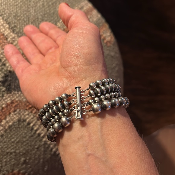 Beautiful sterling silver Navajo pearl bracelet—7 inches - Picture 7 of 8